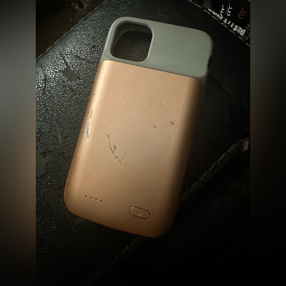 iPhone, 11 battery charger case